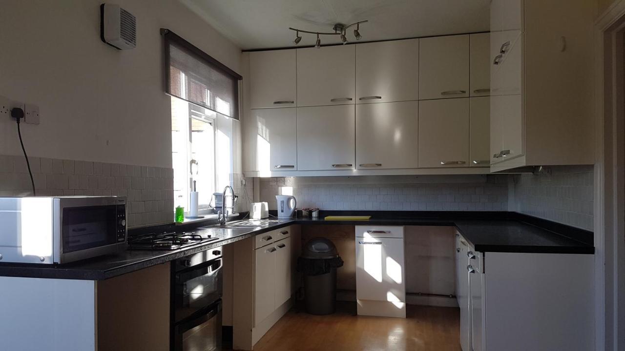 Private Rooms Just 19 Minutes From Central London Northfleet Экстерьер фото