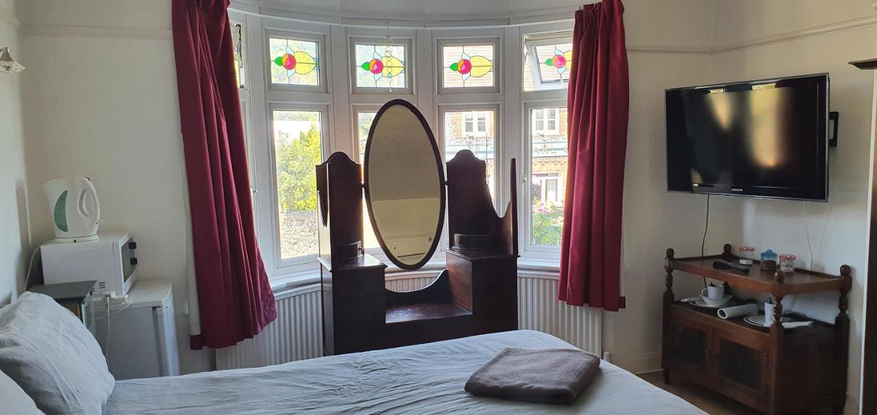 Private Rooms Just 19 Minutes From Central London Northfleet Экстерьер фото