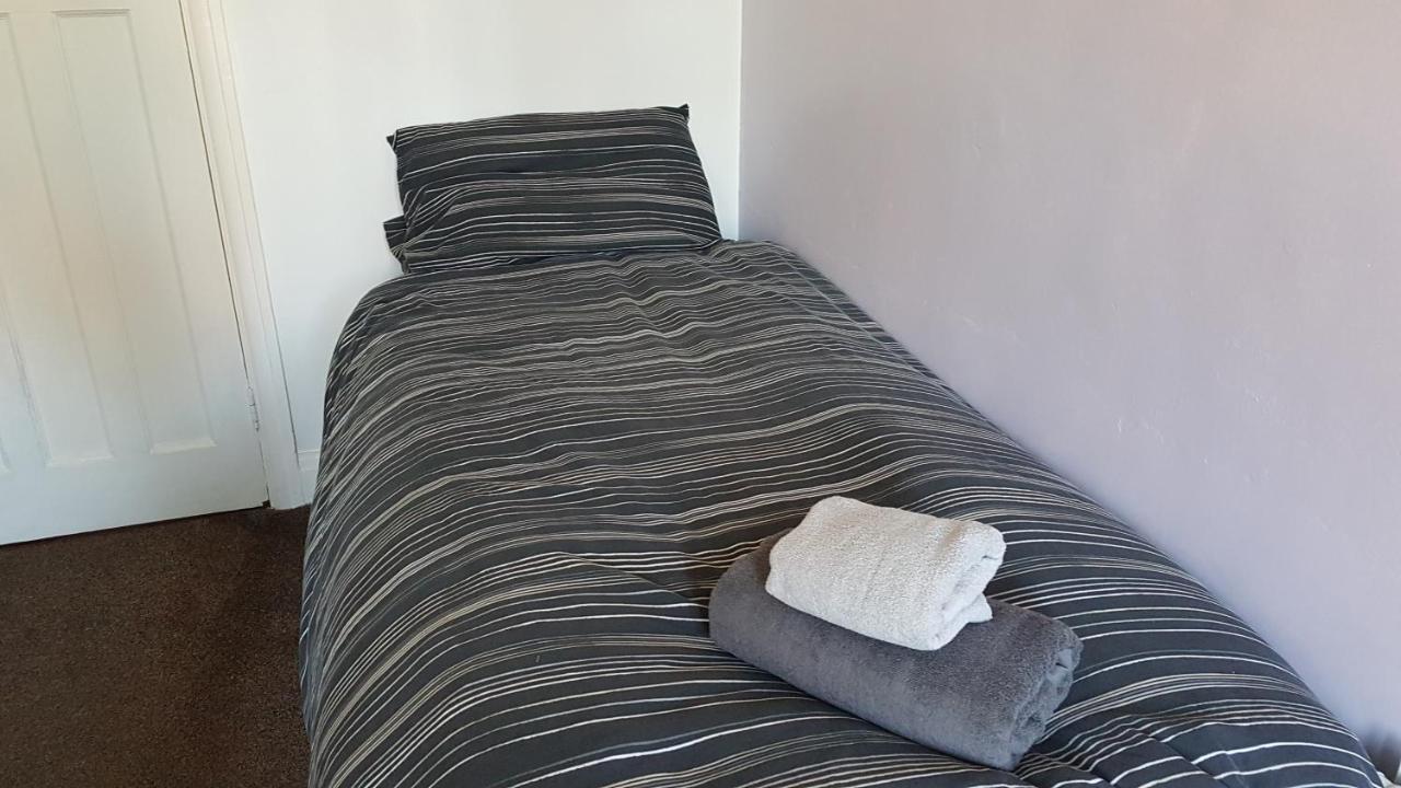 Private Rooms Just 19 Minutes From Central London Northfleet Экстерьер фото